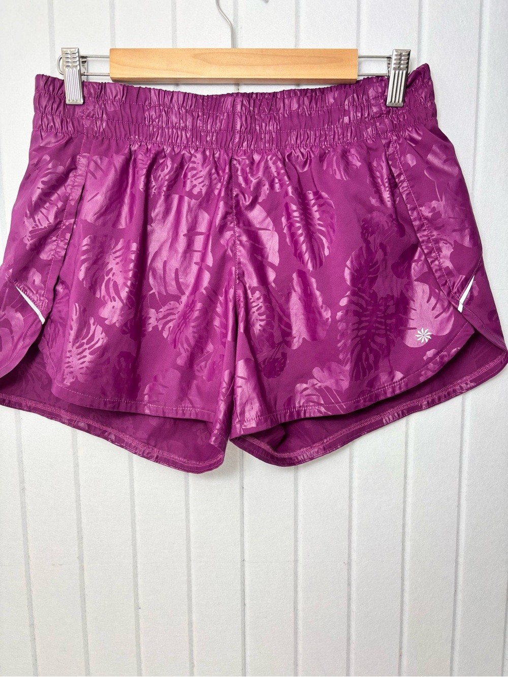 Athleta Race Runner Women’s Magenta Printed Athletic Shorts Size M‎